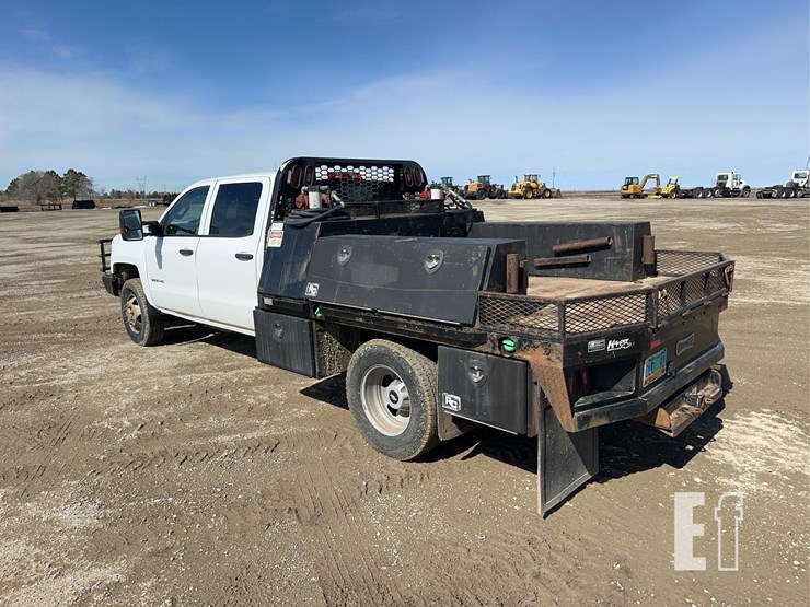 2018-chevrolet-3500-image-7