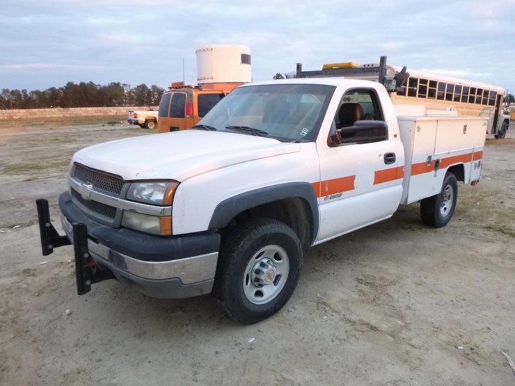 2003-chevrolet-2500-image-2