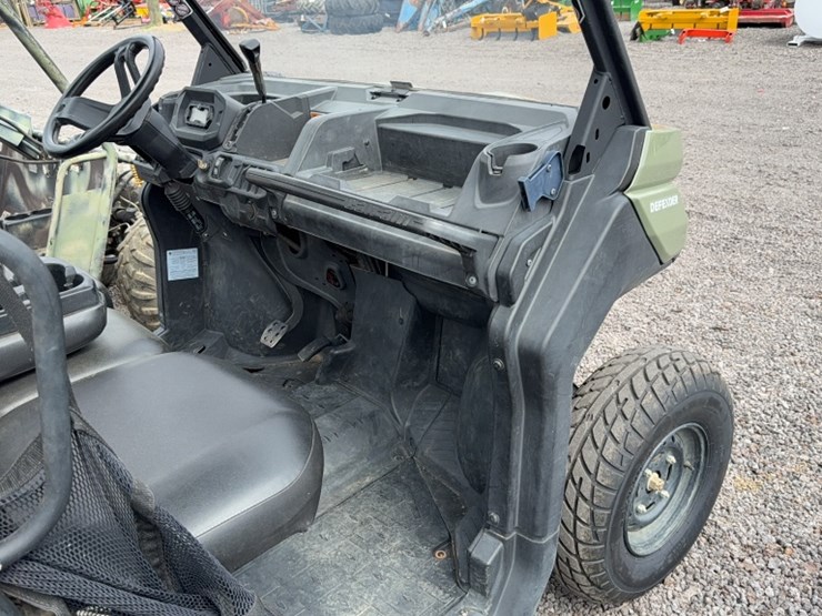 #3075-•-canam-defender-hd5-utv-image-6