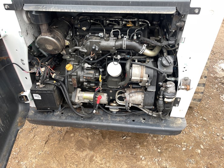 2018-bobcat-t740-image-20