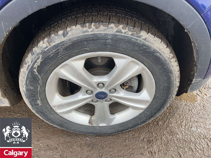 2013-ford-escape-se-image-12