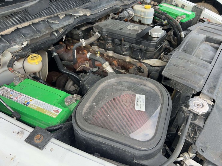 2011-dodge-ram-3500-image-17