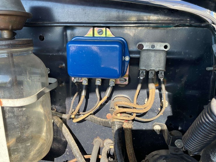 1948-ford-super-deluxe-convertible-image-100