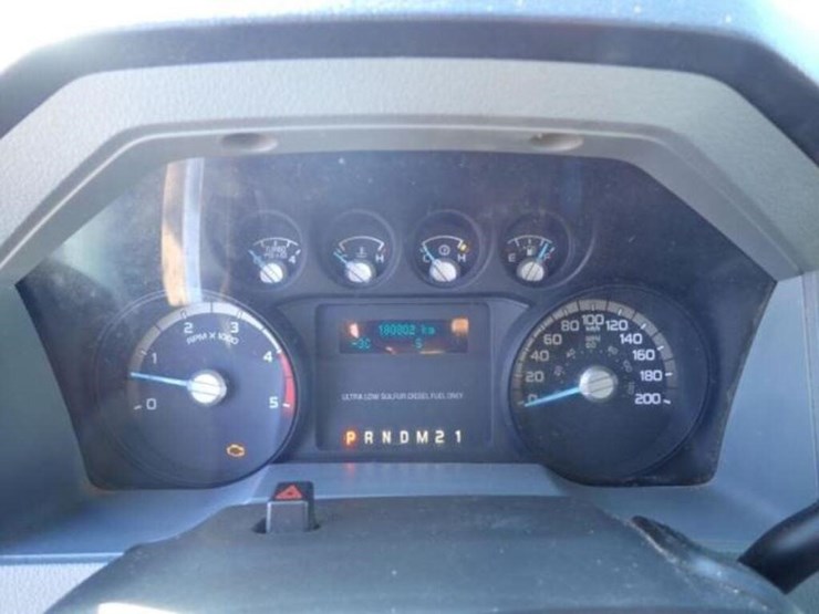 2016-ford-f350-xlt-image-12