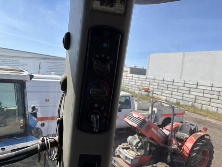 2003-challenger-mt855-image-10