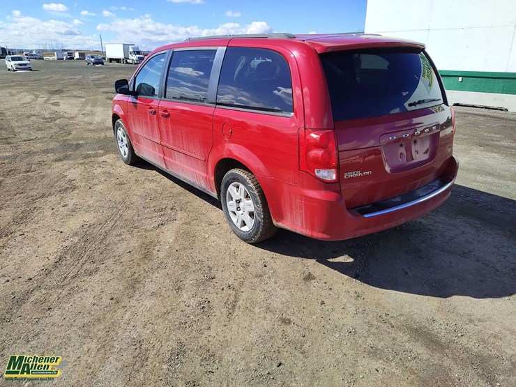 2013-dodge-grand-caravan-se-image-4