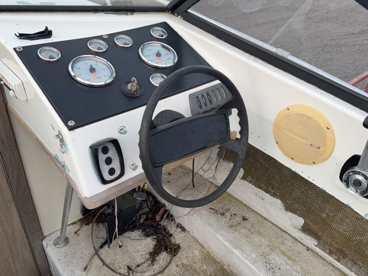 #4009-•-1979-dynamagles-21'-boat-image-12