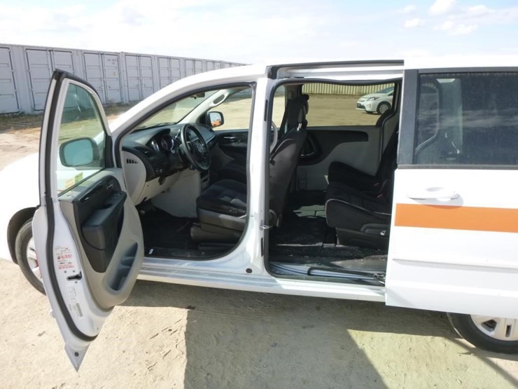 2014-dodge-grand-caravan-image-7