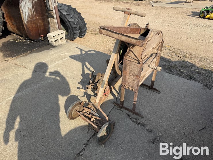 antique-farm-tools-image-7