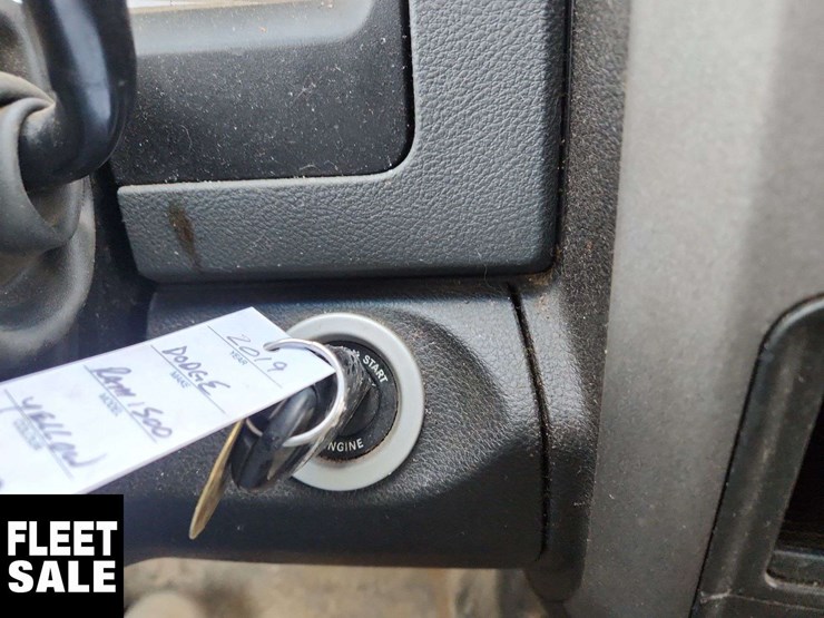 2019-ram-1500-classic-image-24