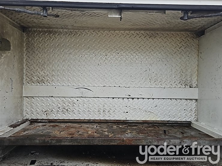 2006-ford-f750-image-24