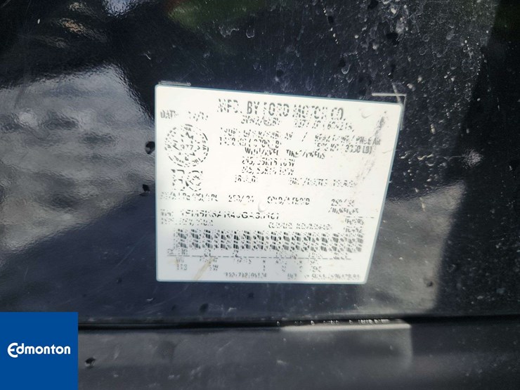 2018-ford-explorer-image-47