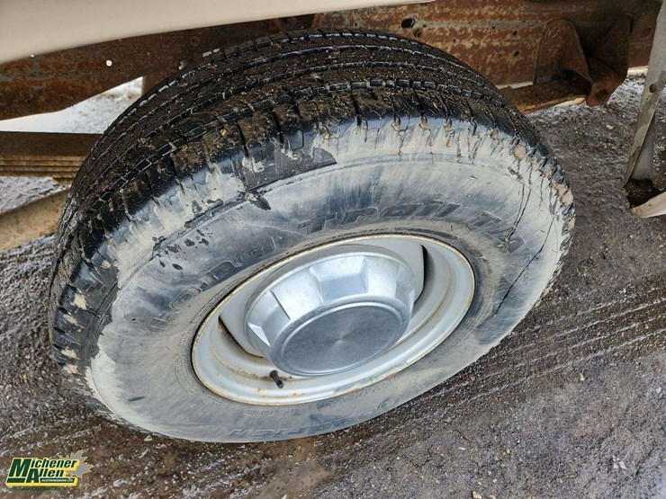 1992-dodge-150-image-12