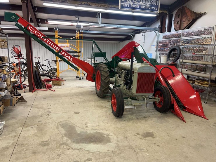 1927-fordson-with-continental-corn-picker-image-4