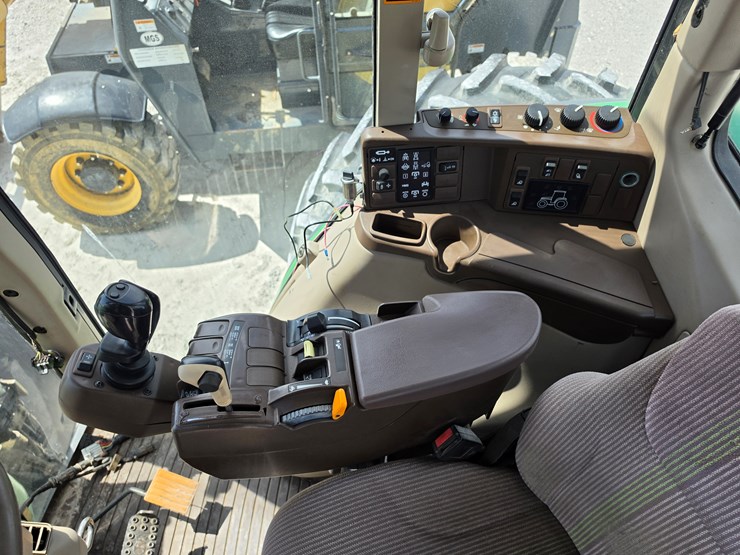 2006-john-deere-7520-image-19