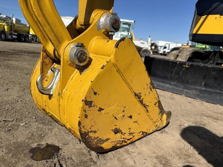 komatsu-pc28uu-image-12