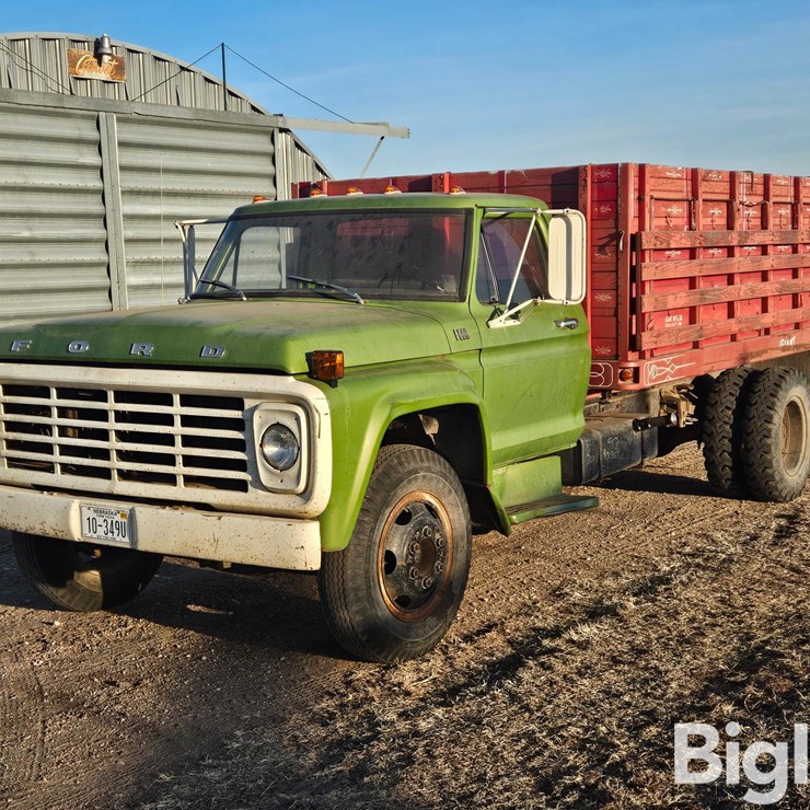 1975 FORD F600