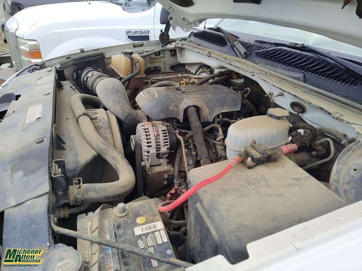 2004-chevrolet-silverado-2500hd-image-23