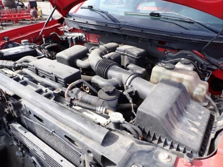 2010-ford-f150-raptor-image-25