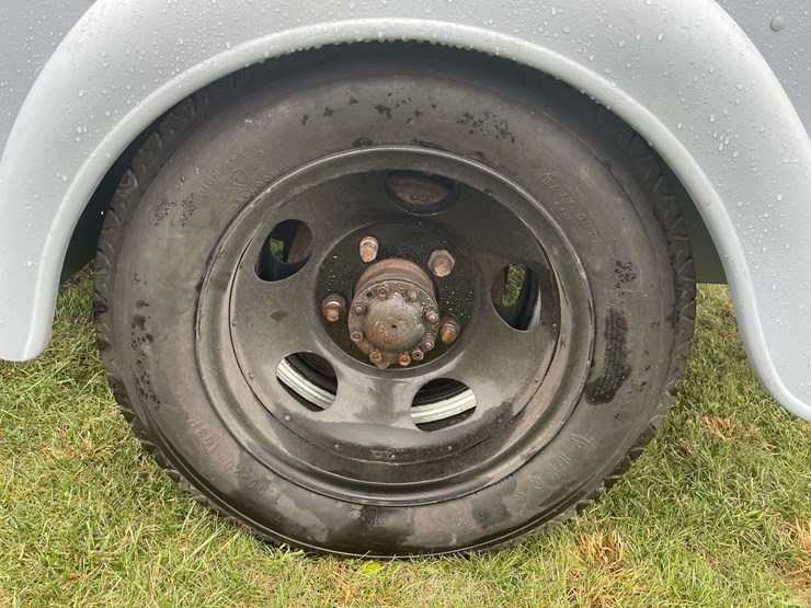 1935-ford-wrecker-image-44