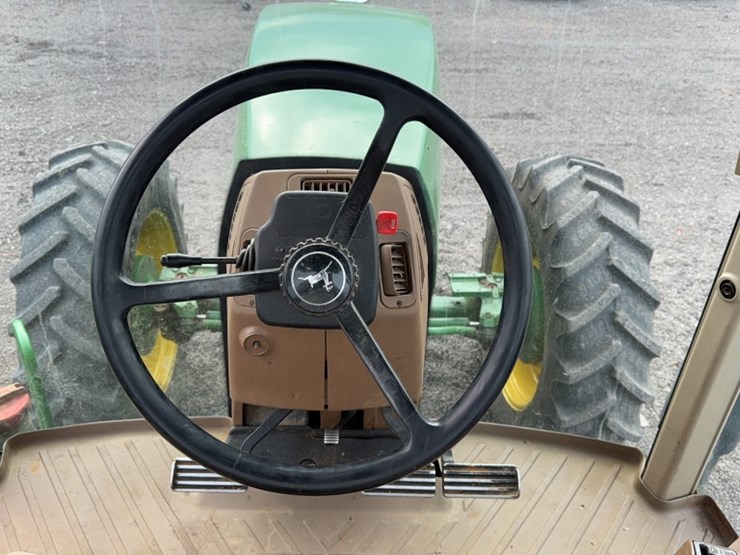 john-deere-8300-image-17