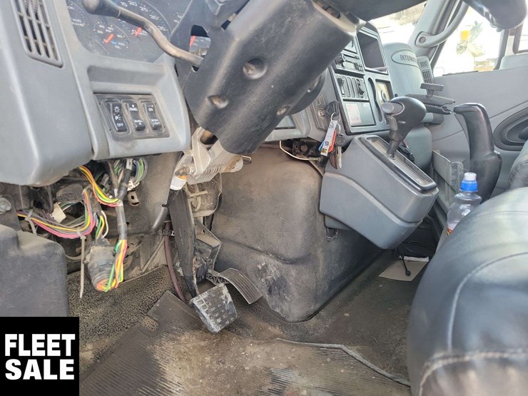 2007-international-durastar-4300-image-27