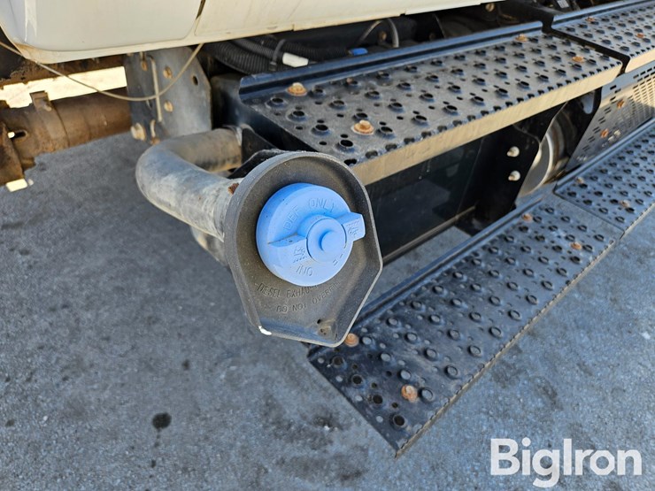 2013-ford-f750-xlt-image-16