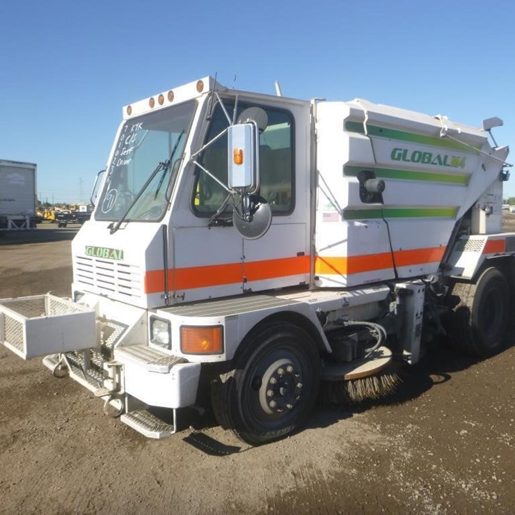 2014 GLOBAL M4 SWEEPER