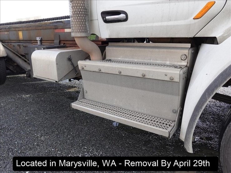 2015-peterbilt-567-image-37