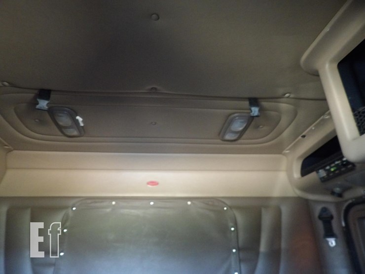 2008-peterbilt-389-image-43