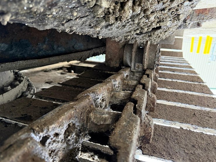 2015-volvo-ec220dlr-image-19