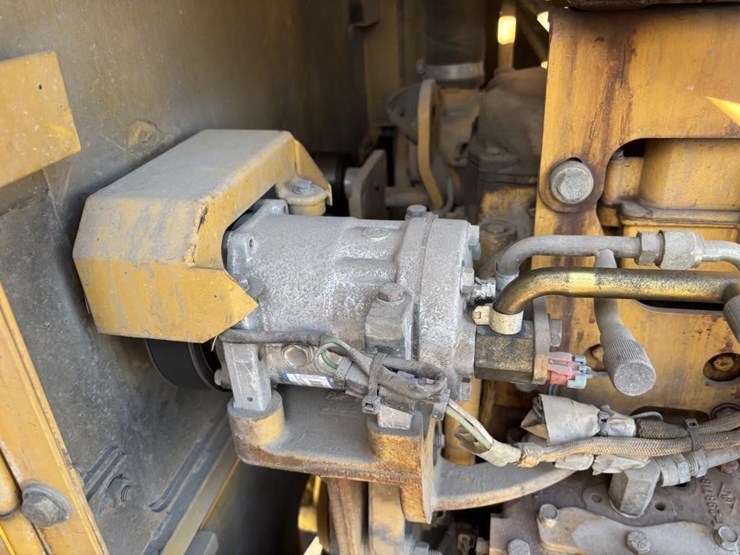 caterpillar-143h-image-64