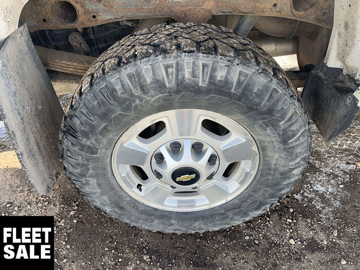 2015-chevrolet-silverado-2500hd-image-12