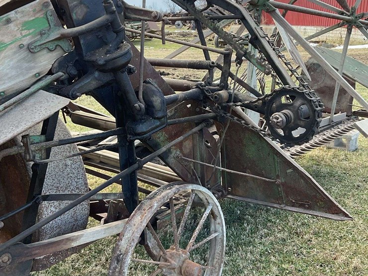 john-deere-8-image-25