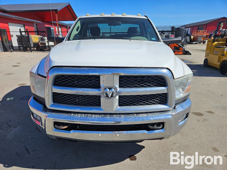 2011-dodge-ram-3500-image-2