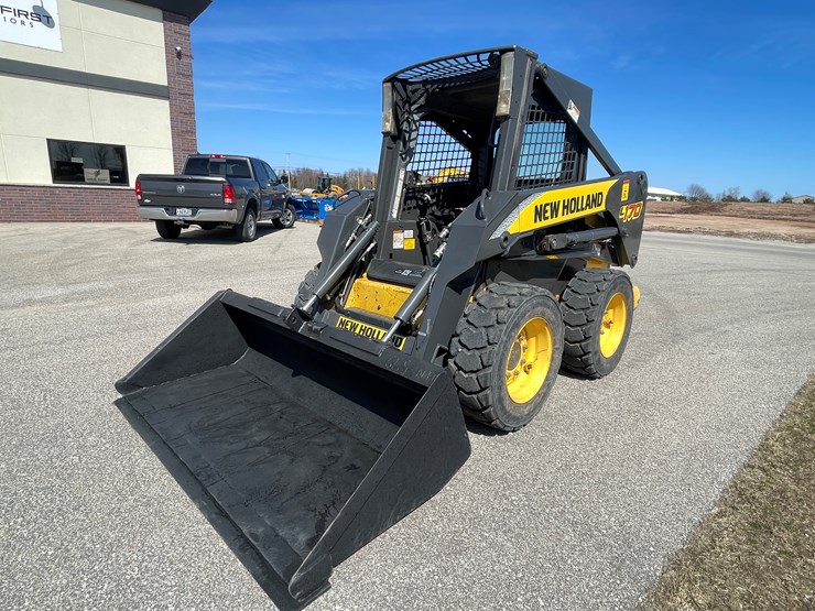 new-holland-l170-image-9