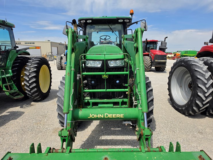 2014-john-deere-7210r-image-4