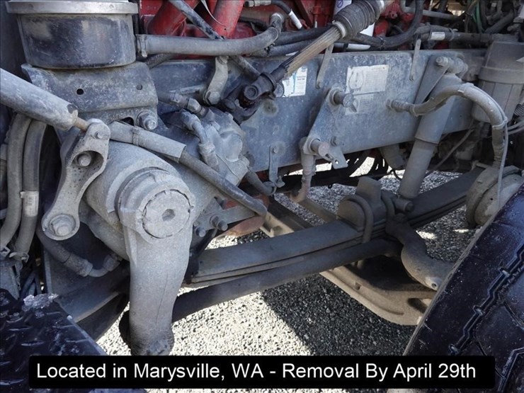 2015-peterbilt-567-image-10