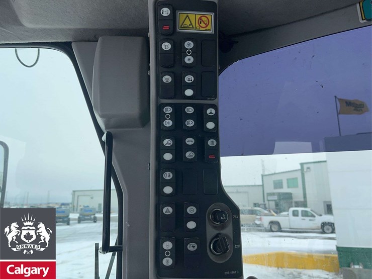 2011-caterpillar-140m-image-17