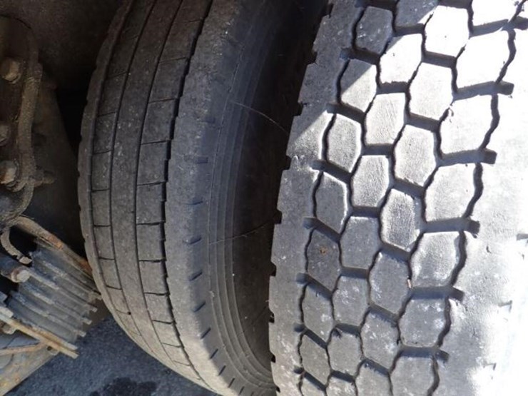 2017-western-star-4700sb-image-116