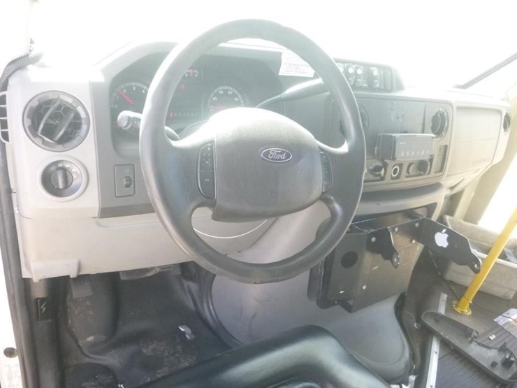 2014-ford-e450-image-10