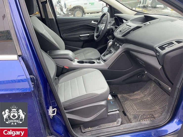 2013-ford-escape-se-image-16