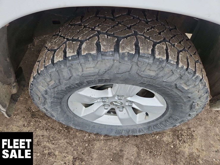 2013-dodge-1500-image-13