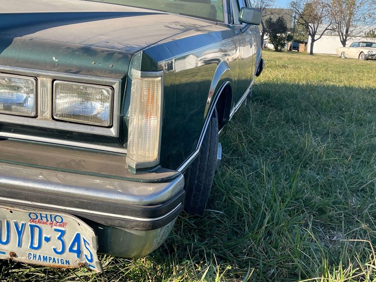 1980-lincoln-continental-town-car-image-12