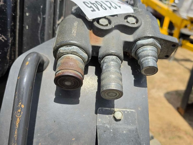 2012-new-holland-225-image-8