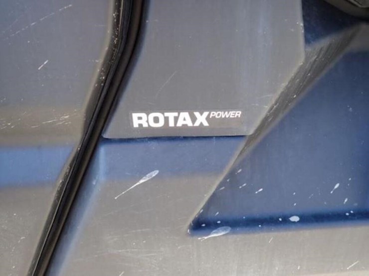 2022-can-am-defender-limited-hd10-4x4-side-by-side-image-33