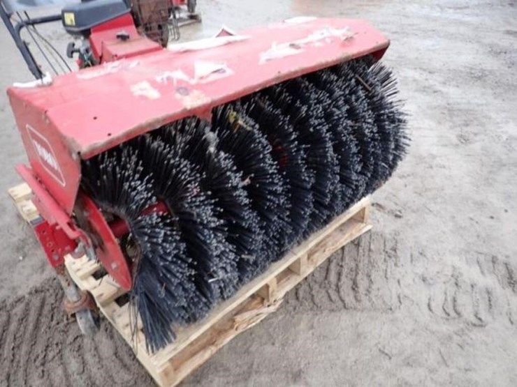 toro-power-broom-36-in.-walk-behind-rotary-broom-image-13