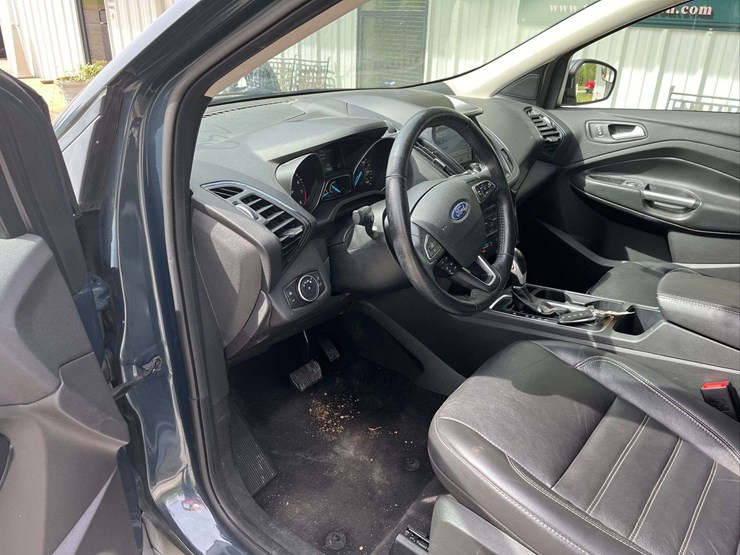 2019-ford-escape-image-13