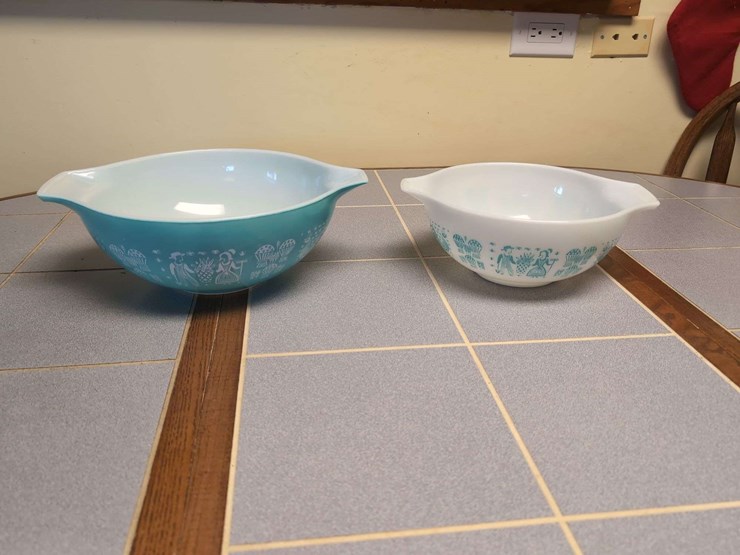 pyrex-turquoise-and-white-mixing-bowl-set-image-6
