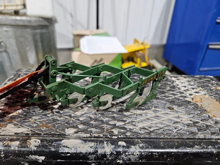 #997-•-john-deere-toy-3pt-4-bottom-plow-1/16-scale-image-1